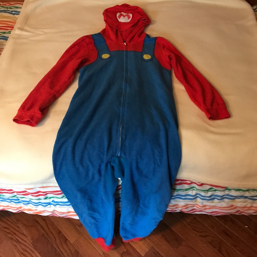 Super Mario costume